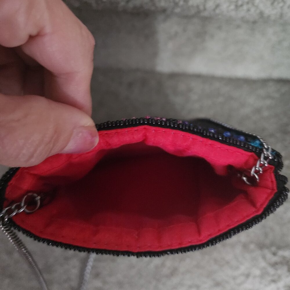 Mary Frances Bleeding Heart Beaded Crossbody Phone Bag - Picture 4 of 5